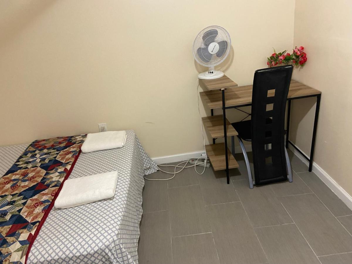 A Delightful Room In Queens New York Exterior photo