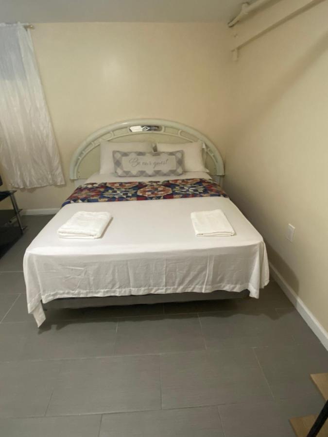 A Delightful Room In Queens New York Exterior photo